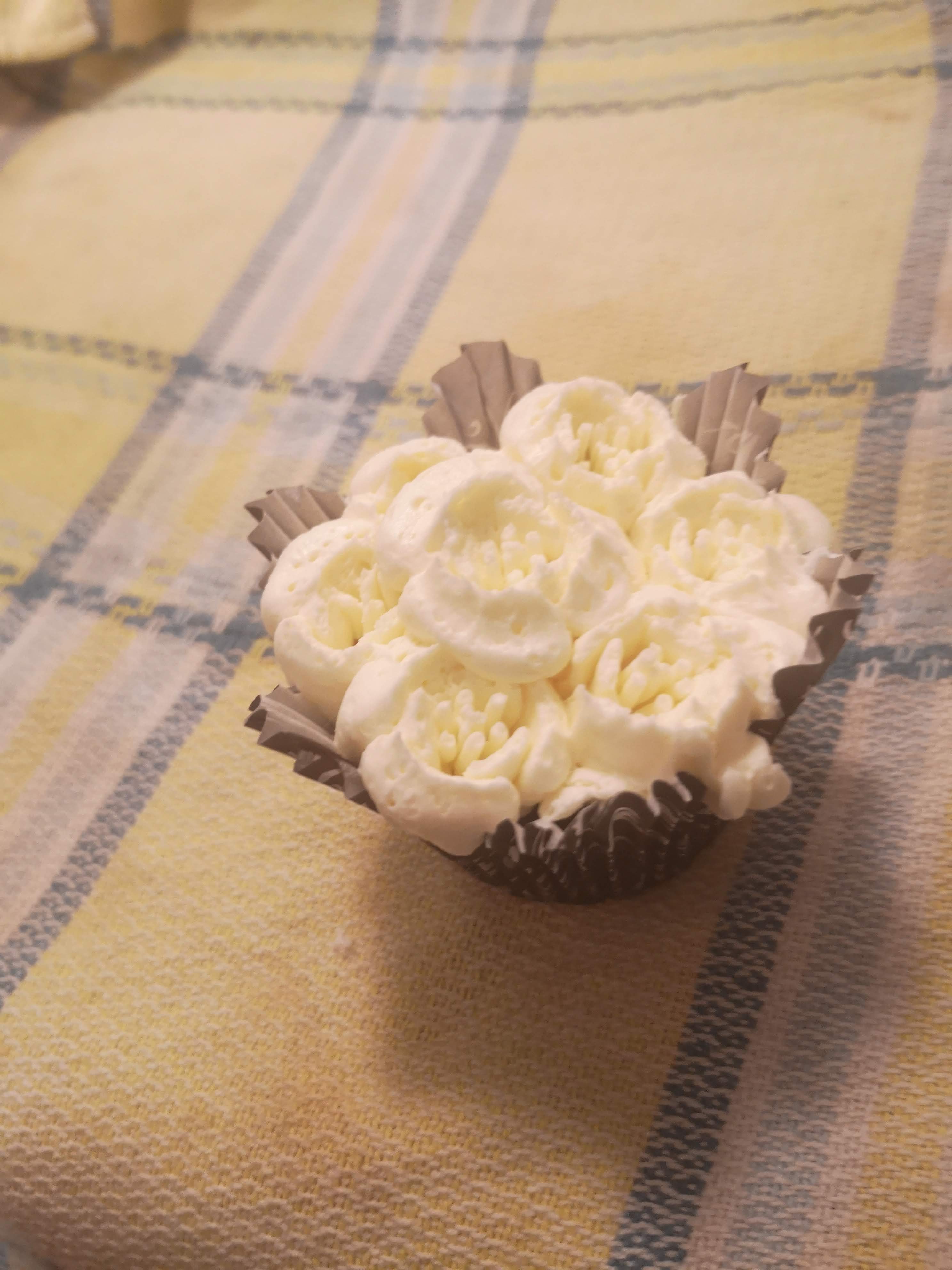 Petit gpateau cu chocolat avec crème au beurre