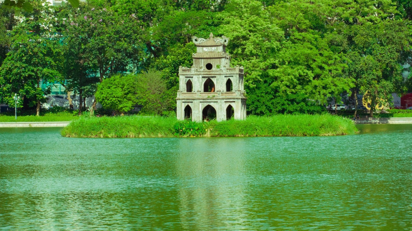 Hồ Hoàn Kiếm.