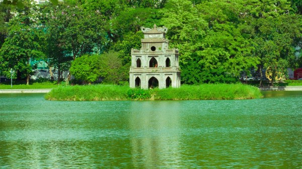 Hồ Hoàn Kiếm.